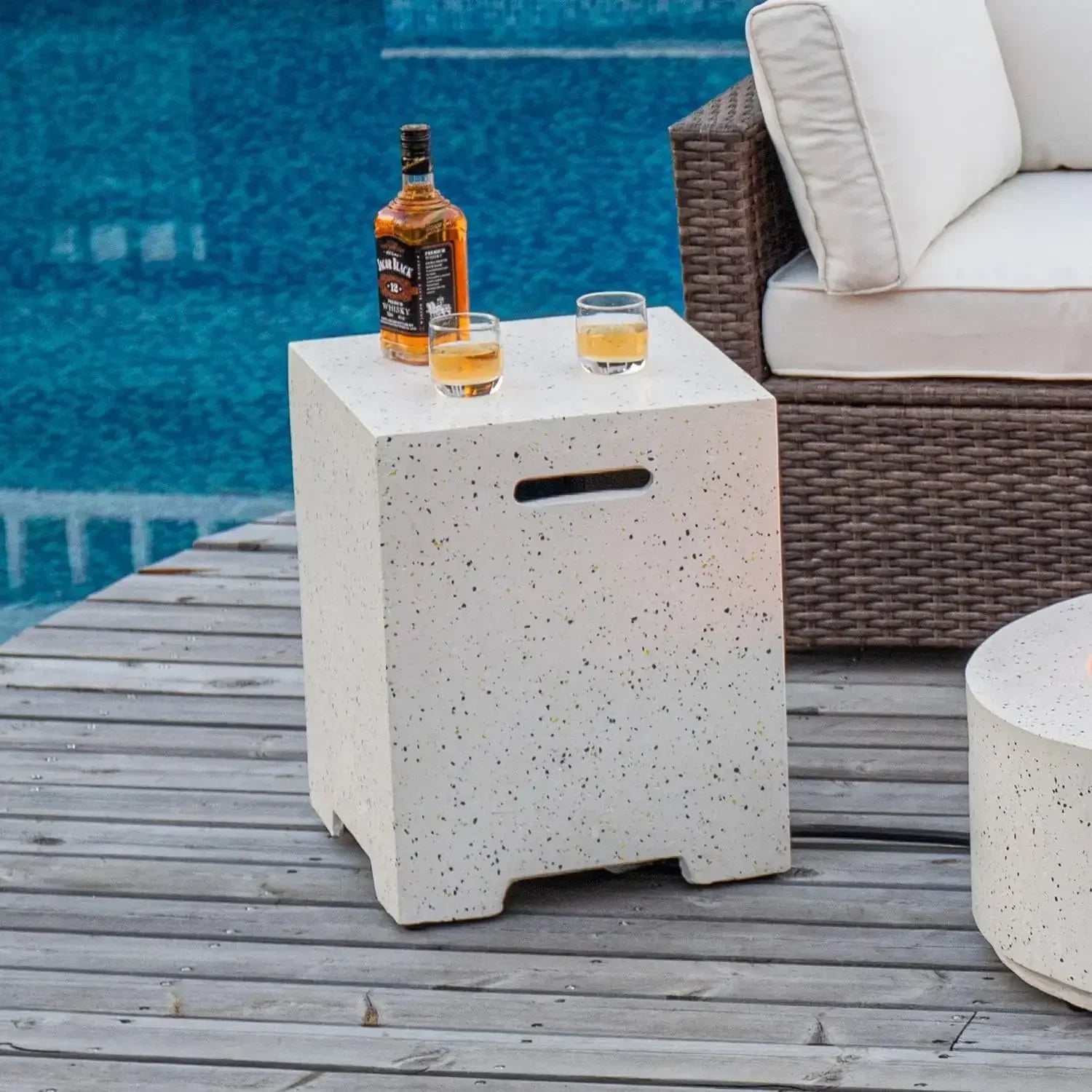 Outdoor Hideaway Tank Table For Gas